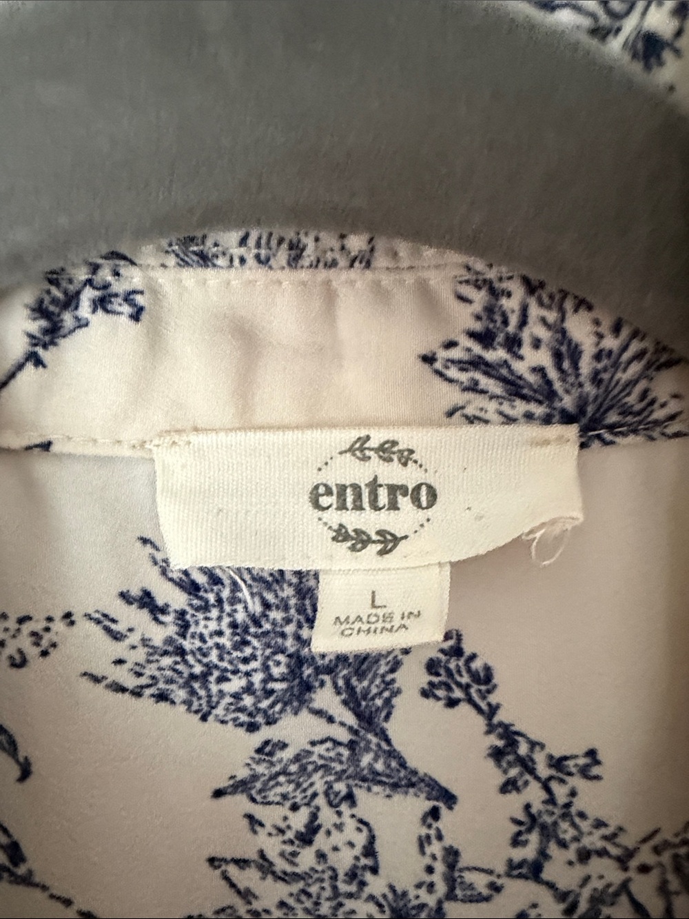 entro Cream and Blue Floral Midi Dress - Picture 2 of 3